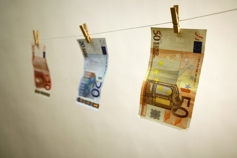 Fotografija 17: Euro - coins, banknotes, money and payments