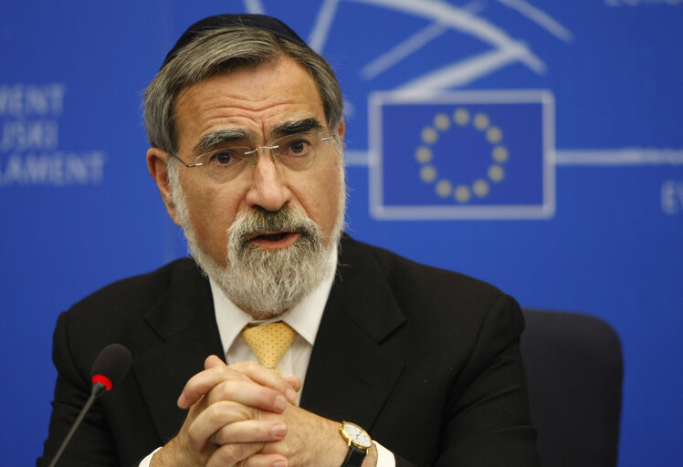 EP President and Chief Rabbi of the United Kingdom and the Commonwealth, hold a press conference after a formal sitting in Strasbourg