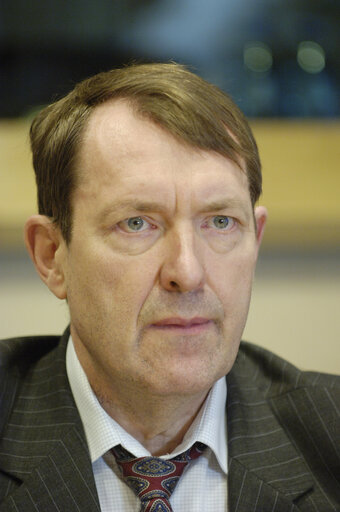 Foto 2: MEP Esko SEPPANEN attends a meeting in Brussels