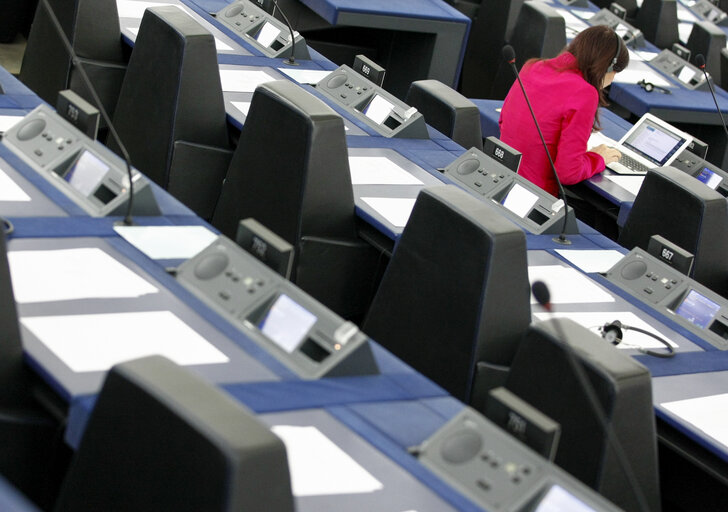 Photo 35: Plenary Session in Strasbourg - Week 43  European Council and European Commission statements