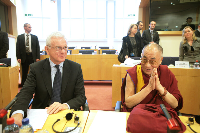 Foto 1: Conference of the Presidents meeting with His Holiness the XIVth Dalai Lama in Brussels