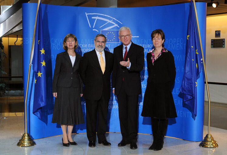 Foto 12: Hans Gert POETTERING - EP President meets with Sir Jonathan Sacks, Chief Rabbi of the United Kingdom and the Commonwealth, ahead of a formal sitting in Strasbourg