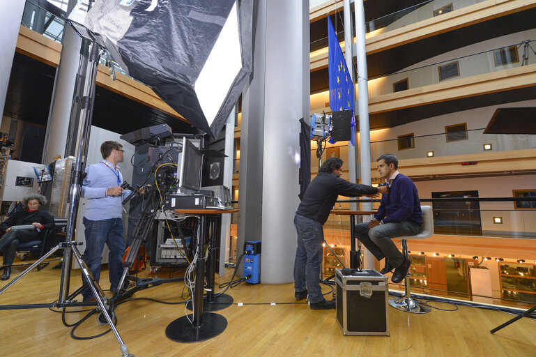 Photo 1: Stand up Position 1 at the Lobby set in Strasbourg