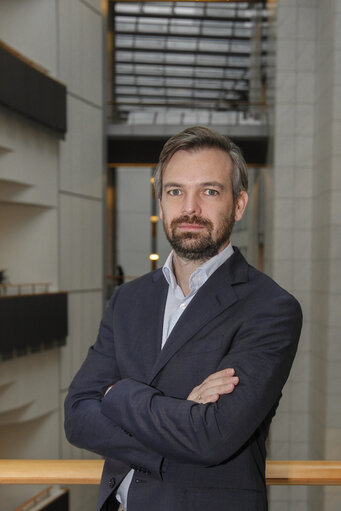 Foto 4: MEP Martin EHRENHAUSER in the European Parliament in Brussels