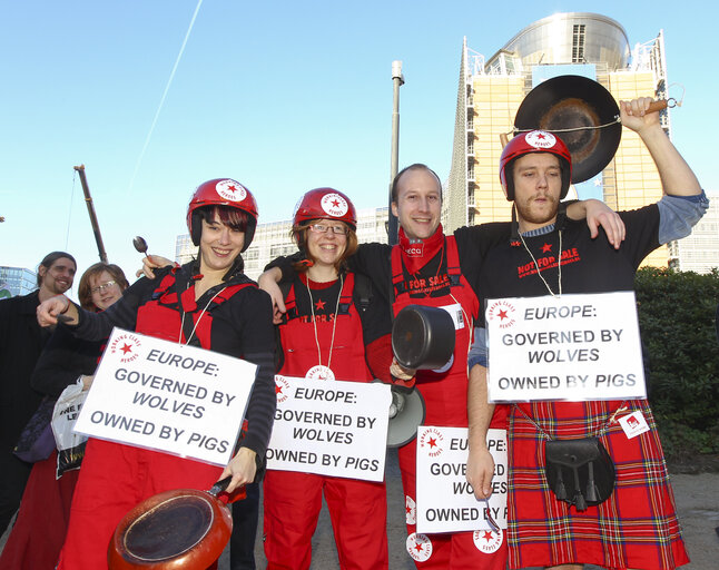 Photo 27 : European day of action and solidarity.  For jobs and solidarity in Europe. No to austerity. In response to an appeal by the European Trade Union Confederation (ETUC), a large-scale mobilisation across Europe.