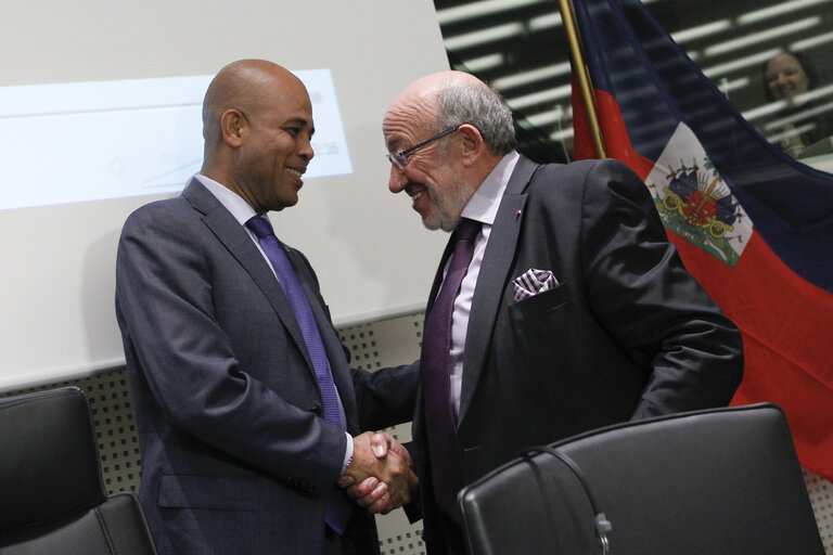 Fotografija 33: Committee on Foreign Affairs - AFET Committee meeting.  Exchange of views with the president of the republic of Haiti