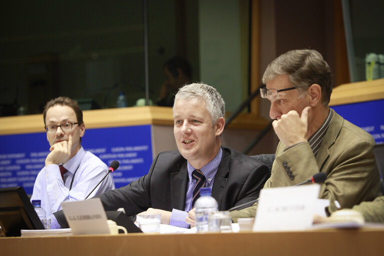 Foto 13: ENVI Committee. Non-commercial movement of pet animals - Vote on a regulation