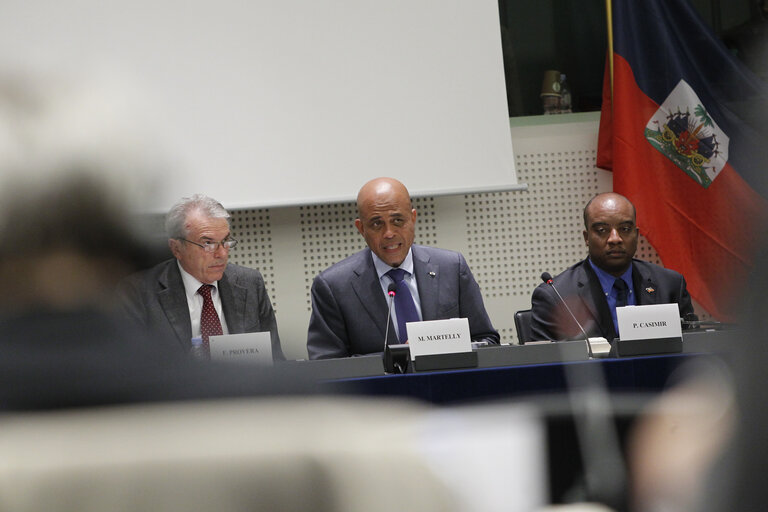 Fotografija 1: Committee on Foreign Affairs - AFET Committee meeting.  Exchange of views with the president of the republic of Haiti