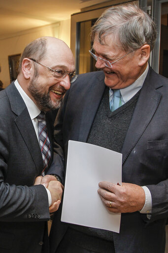 Снимка 4: Martin SCHULZ EP President meets with Sir Tim HUNT, Nobel Laureate in Physiology or Medicine 2011