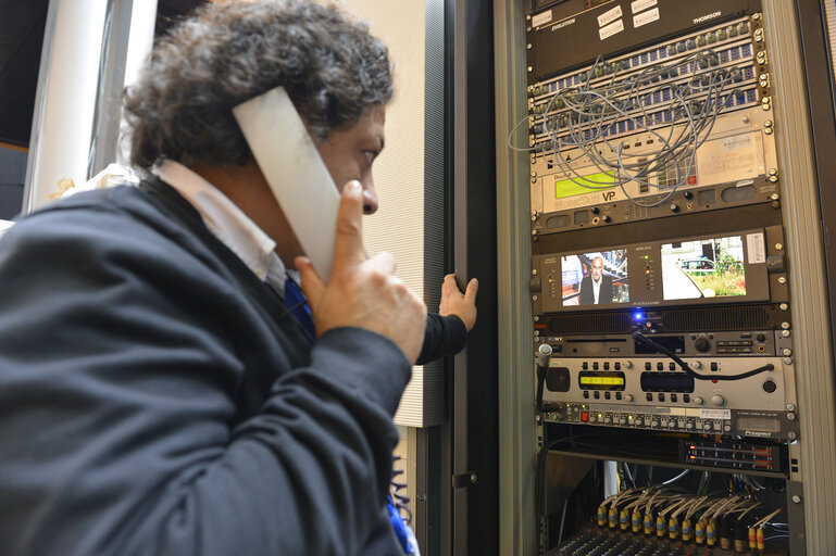 Photo 8: Stand up Position 1 at the Lobby set in Strasbourg