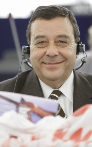 Fotografia 1: MEP Guido MILANA in Plenary Session in Strasbourg - Week 47