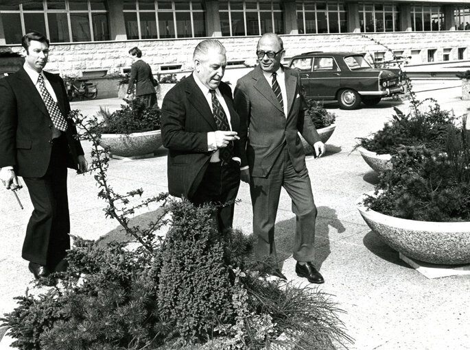 Fotografie 2: Arrival of the EP President with the EP Secretary General.