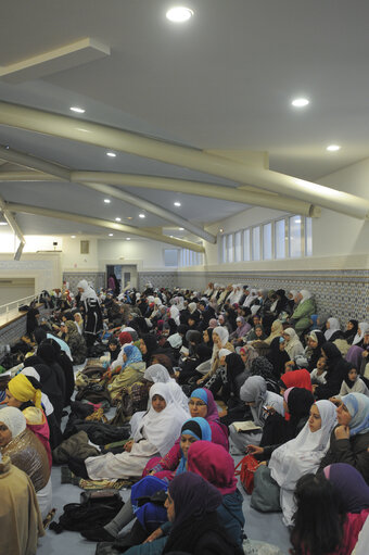 Nuotrauka 30: Muslims praying in the Strasbourg Mosque