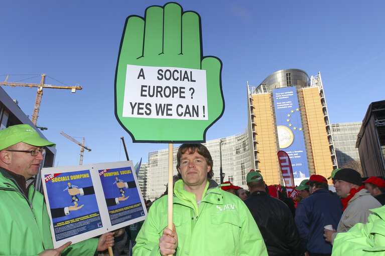 Photo 19 : European day of action and solidarity.  For jobs and solidarity in Europe. No to austerity. In response to an appeal by the European Trade Union Confederation (ETUC), a large-scale mobilisation across Europe.