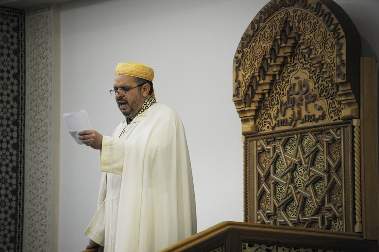 Photo 5: Imam