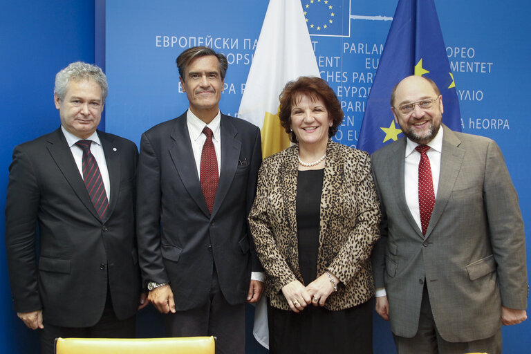 Foto 7: Lex Signing including directives on the Single European Railway Area (Recast), on minimum level of training of seafarers, regulation on agricultural product quality schemes, decision on 2013 as the European Year of Citizens.