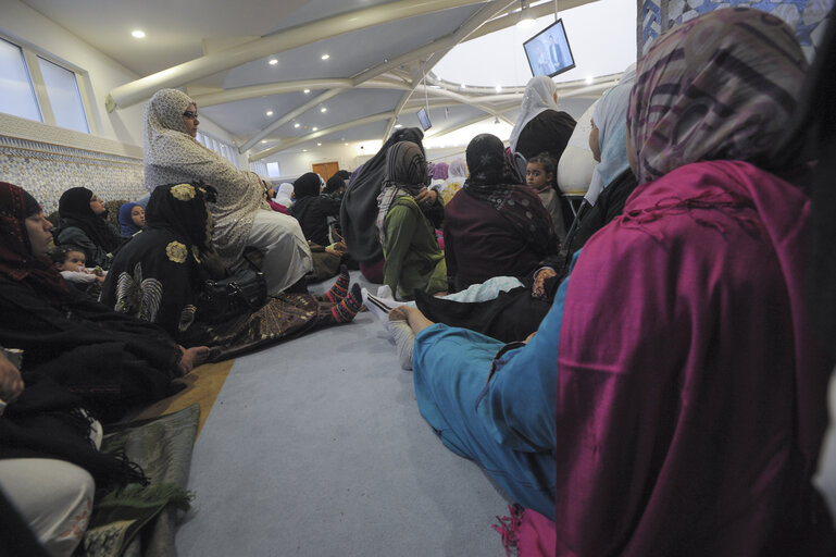 Nuotrauka 28: Muslims praying in the Strasbourg Mosque