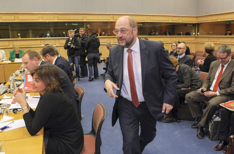 Fotogrāfija 31: European Parliament President Martin Schulz arrives for the Conference of Presidents at Dublin Castle in Dublin, Ireland on November 29, 2012.