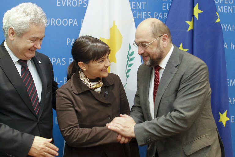 Lex Signing including directives on the Single European Railway Area (Recast), on minimum level of training of seafarers, regulation on agricultural product quality schemes, decision on 2013 as the European Year of Citizens.