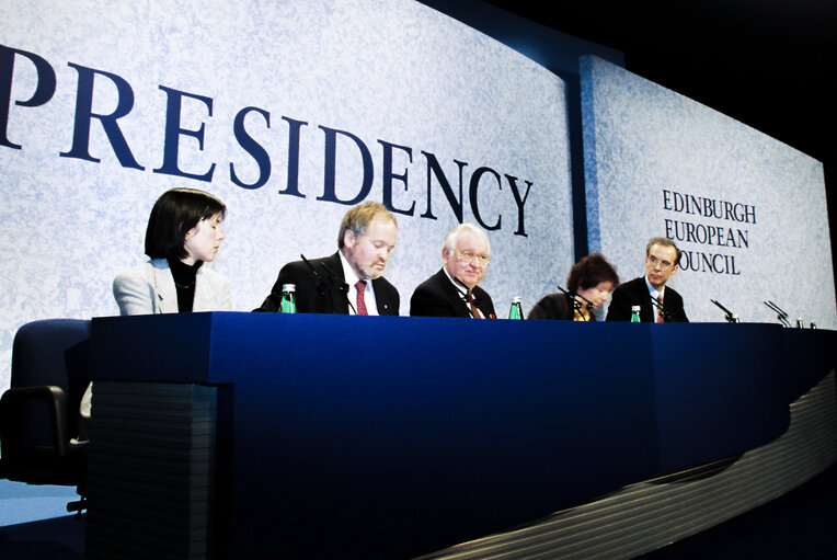 Foto 23: UK Precidency,  Edinburgh European Council