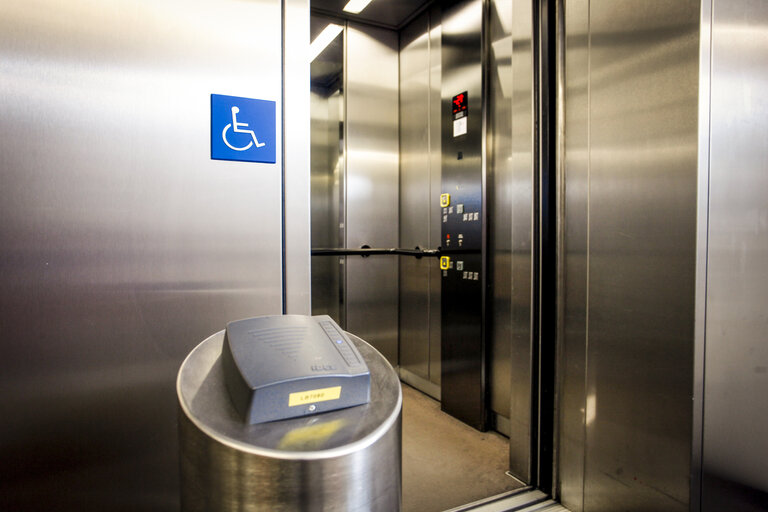 Fotografia 9: Disabled pictogram inside the European Parlament in Brussels