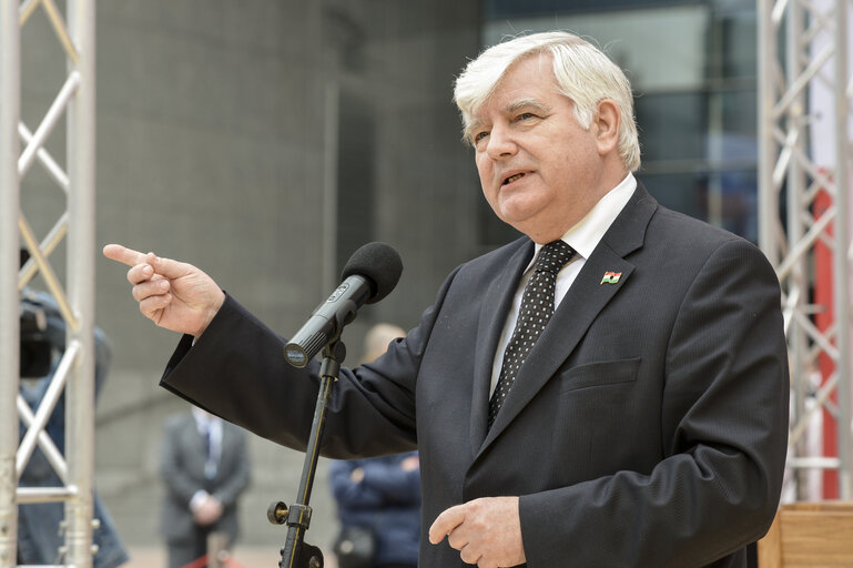 Fotografie 17: Opening ceremony of the 'Be CROative' exhibition on the esplanade at the European Parliament in Brussels