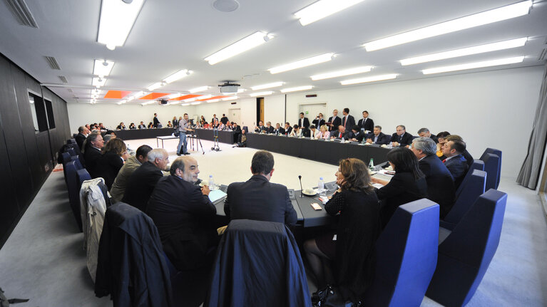 Fotografi 10: Italian MEPs and citizens meet with European Commissioner in charge of Industry and Entrepreneurship