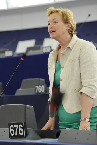 Foto 6: Zofija MAZEJ KUKOVIC takes part in a plenary session in Strasbourg - Week 24 2013 - Joint debate - Financial statements