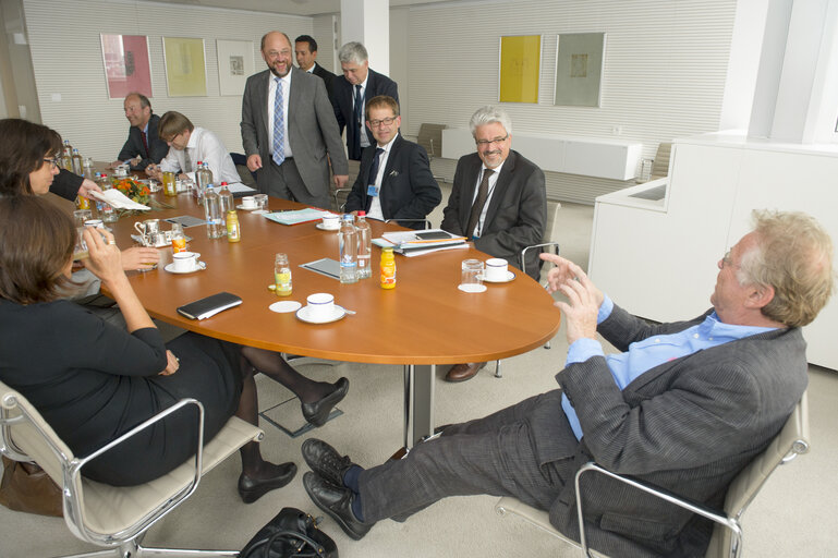 Foto 3: EP President meets with political groups