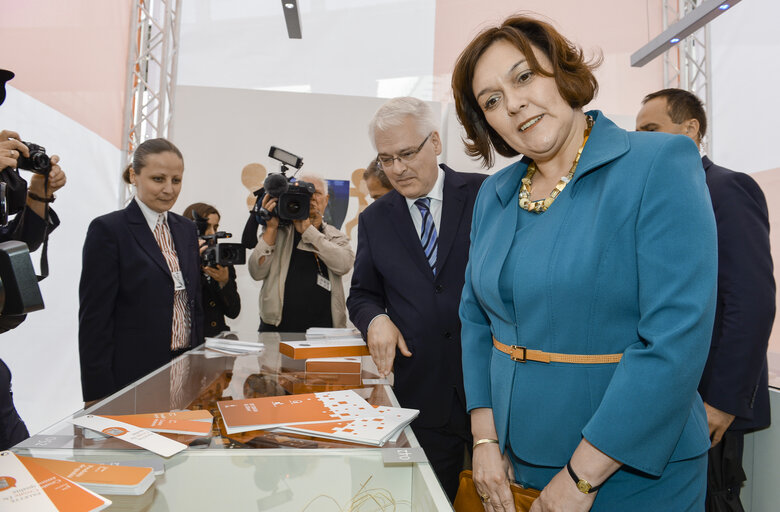 Fotografie 12: Opening ceremony of the 'Be CROative' exhibition on the esplanade at the European Parliament in Brussels