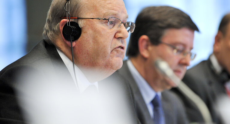 Fotografia 6: ECON Committee meeting -  Economic Dialogue with Michael Noonan, Minister for Finance of Ireland