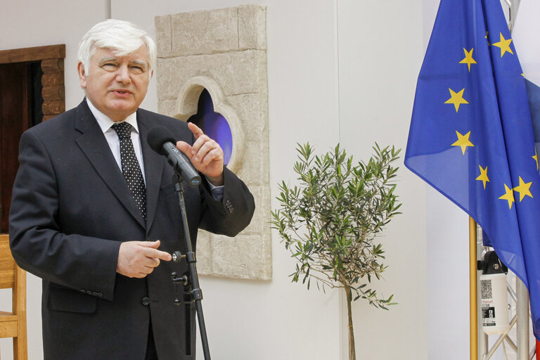 Fotografie 26: Opening ceremony of the 'Be CROative' exhibition on the esplanade at the European Parliament in Brussels