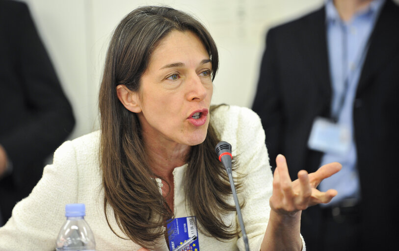 Fotografi 6: Italian MEPs and citizens meet with European Commissioner in charge of Industry and Entrepreneurship