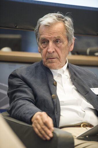 Foto 10: Film screening:  Le Capital  of Costa-Gavras