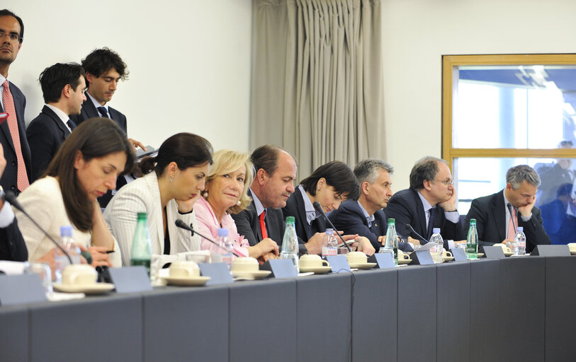 Fotografi 7: Italian MEPs and citizens meet with European Commissioner in charge of Industry and Entrepreneurship