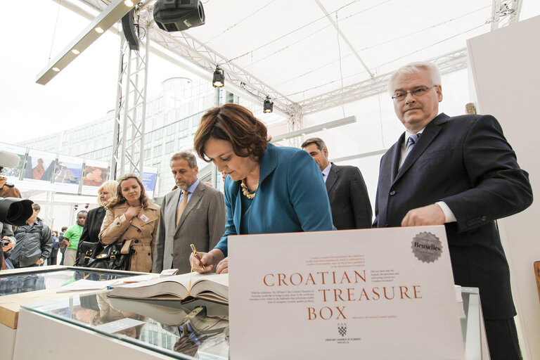 Opening ceremony of the 'Be CROative' exhibition on the esplanade at the European Parliament in Brussels