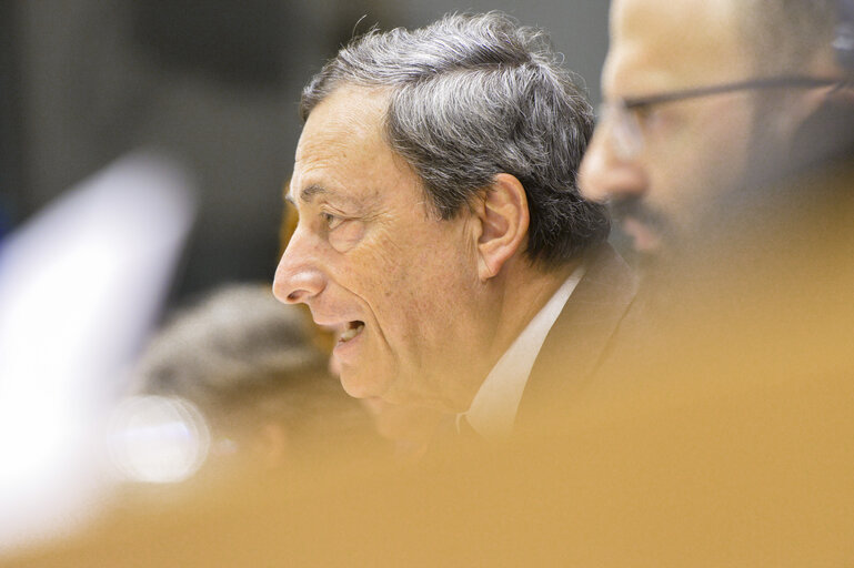 Zdjęcie 10: ECON committee meeting - Public hearing with Mario DRAGHI, chairman of the European systemic Risk Board and President of the European Central Bank