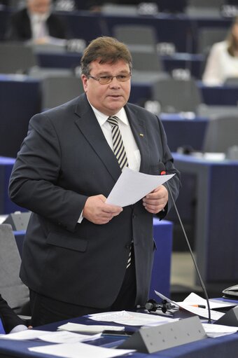 Chairing of the plenary - statement by the President of the Commission - State of the Union