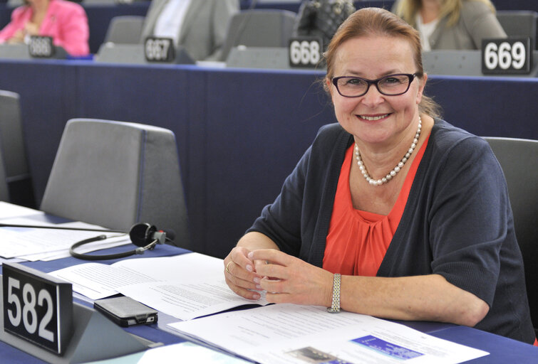 Valokuva 4: Danuta JAZLOWIECKA attends a plenary sesison in Strasbourg.