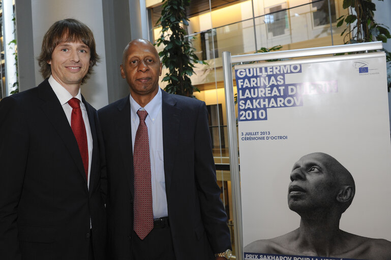 Foto 7: Edvard KOZUSNIK in an interview with Guillermo FARINAS (Sakharov Prize 2010)