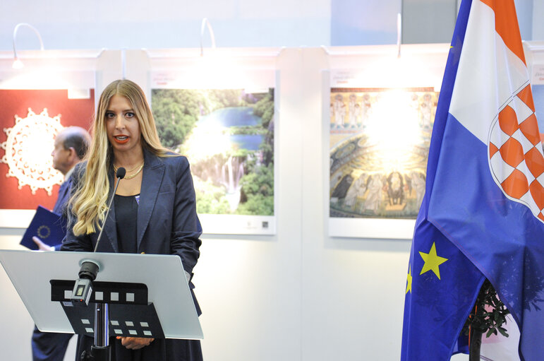 Suriet 6: Croatia Exhibition.  Official ceremony at the occasion of the Croatian Membership in the European Union: planting of an olive tree in the Gallery Nord Exhibition space