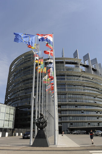 Fotografi 18: Raising of the Croatian flag in Strasbourg