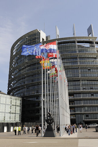 Suriet 23: Raising of the Croatian flag in Strasbourg