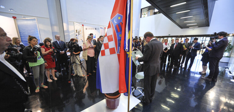 Suriet 15: Croatia Exhibition.  Official ceremony at the occasion of the Croatian Membership in the European Union: planting of an olive tree in the Gallery Nord Exhibition space