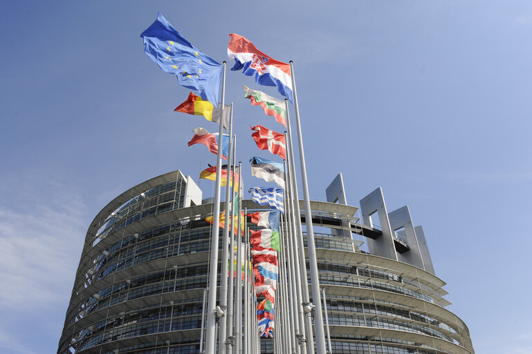 Fotografi 19: Raising of the Croatian flag in Strasbourg