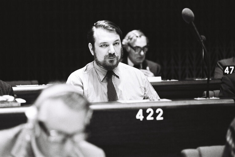 Fotografija 7: The MEP Tom SPENCER during a session in the hemicycle of Strasbourg in November 1979.