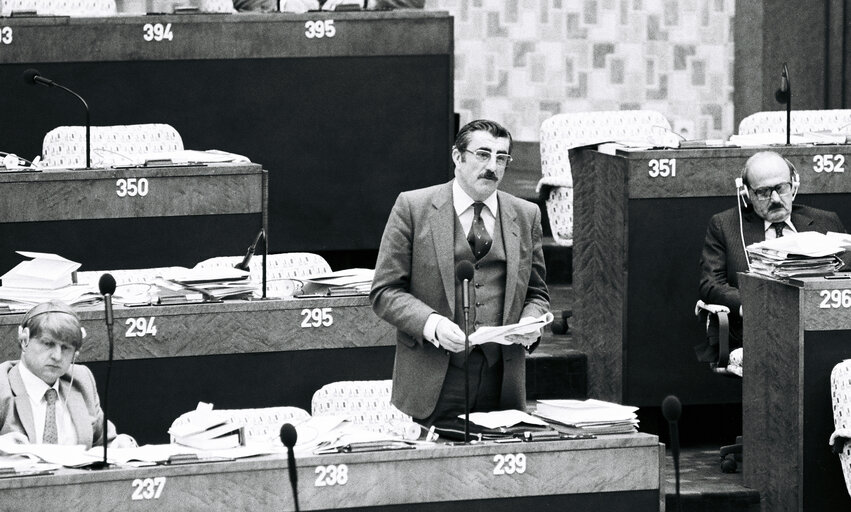 Φωτογραφία 9: The MEP Edward KELLET-BOWMAN during a session in Luxembourg on February 1981.