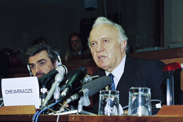 Photo 18 : Minister of Foreign Affairs of the Soviet Union visits the European Parliament in Brussels