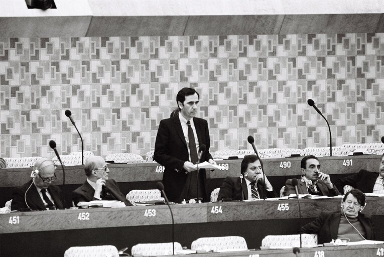 Φωτογραφία 3: The delegue Georgios DALAKOURAS during a session in Luxembourg in February 1981.