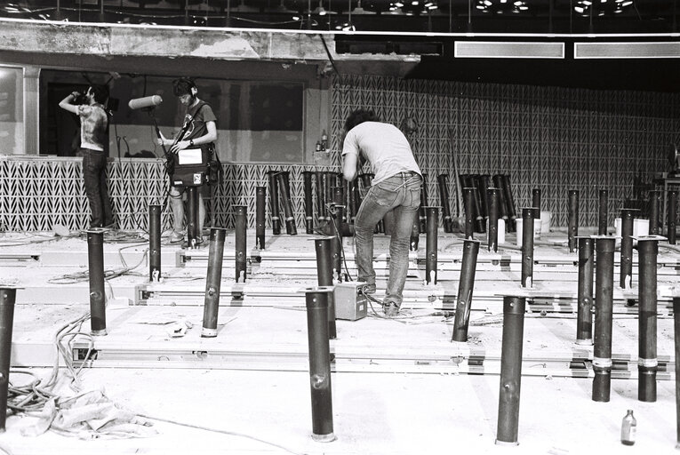 Foto 12: Reorganization of the number of places in the hemicycle of Strasbourg after the enlargement ( Spain and Portugal )